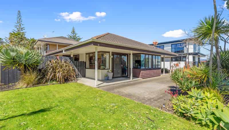 4 Pacific View Road, Papamoa