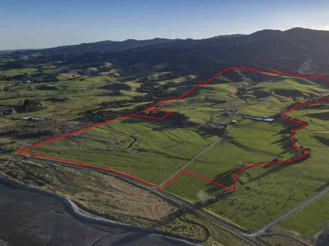 1433 East Coast Road, Kaiaua