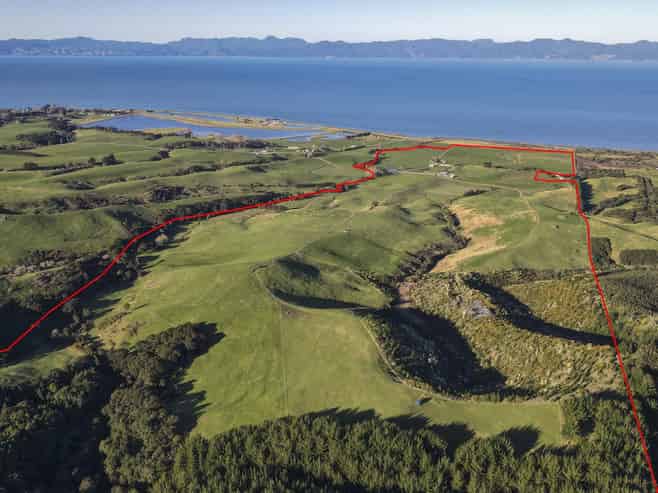 1433 East Coast Road, Kaiaua