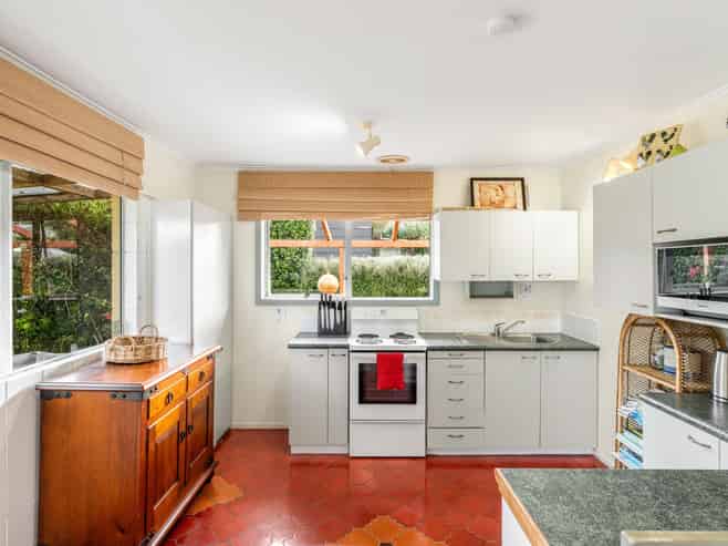 21 Whiritoa Beach Road, Whiritoa
