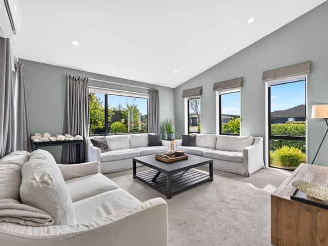 16 Riverhead Point Drive, Riverhead