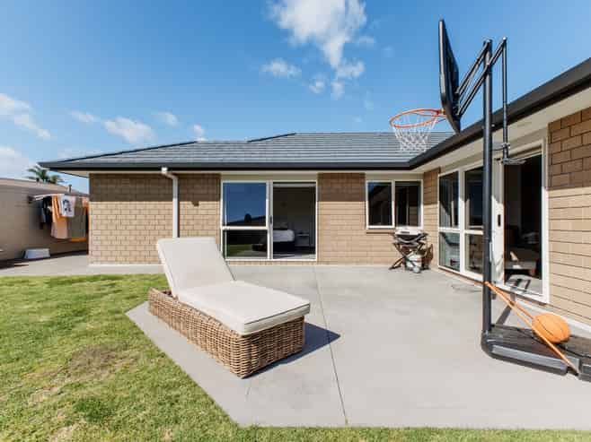 12 Omega Place, Coastlands