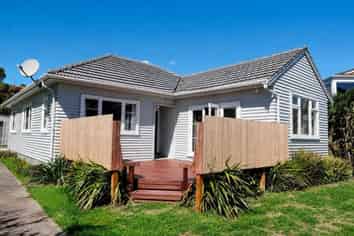 132 Wellington Rd, Paekakariki