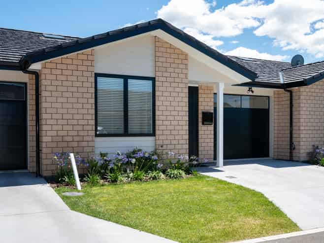 57 Read Crescent, Clive