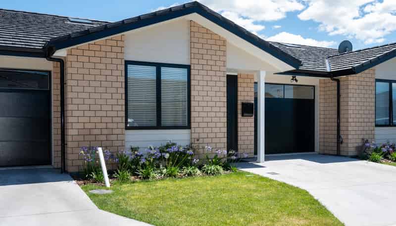 57 Read Crescent, Clive