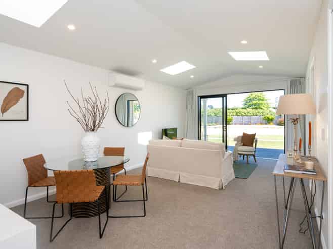 57 Read Crescent, Clive