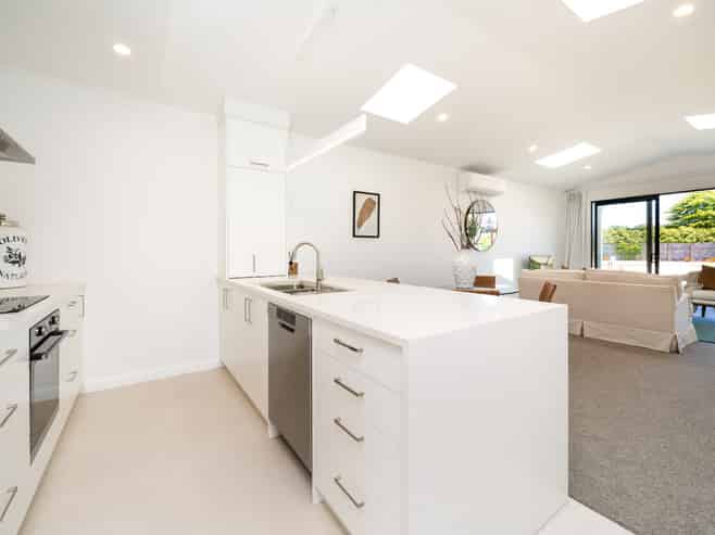 57 Read Crescent, Clive