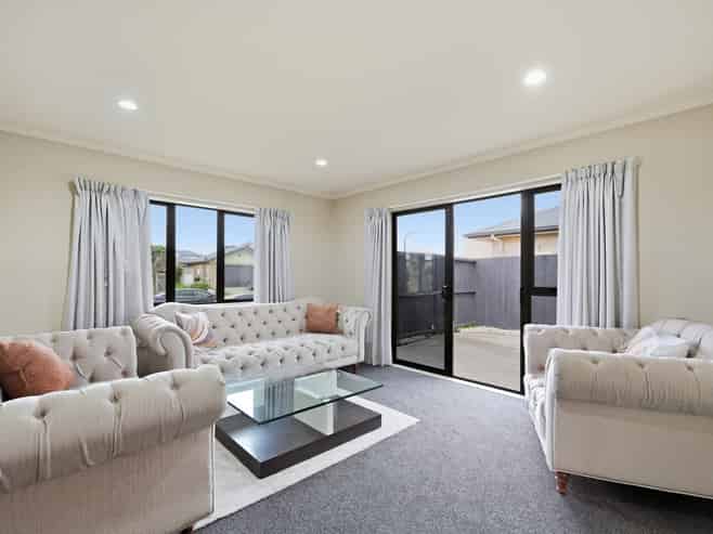 4 Landmark Court, Huntington