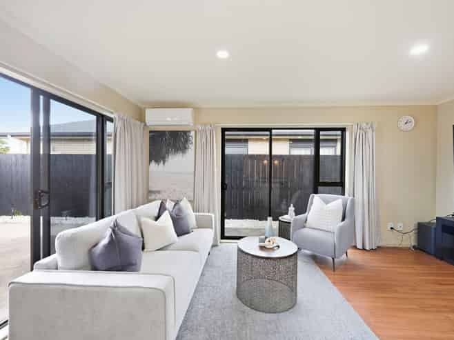 4 Landmark Court, Huntington