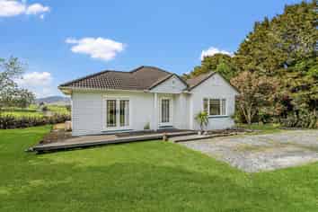 26 Puriri Glade, Maungaturoto