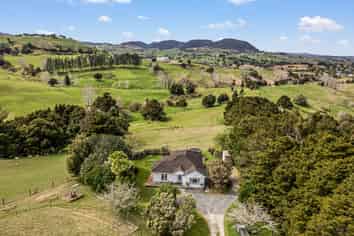 26 Puriri Glade, Maungaturoto