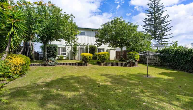 100 Charleston Avenue, Whangamata
