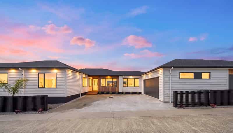 5 & 5A Hayley Court, Millwater