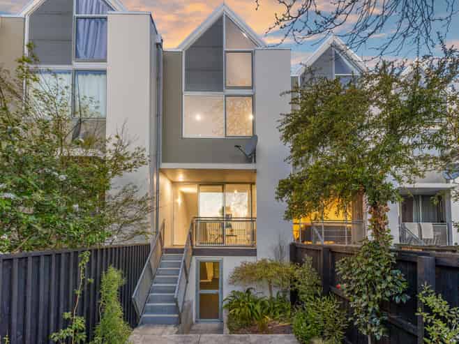 6/86 Brockworth Place, Riccarton