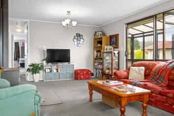 52 Maria Place, TURANGI