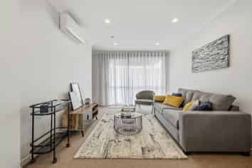 12 Whimbrel Road, Flat Bush