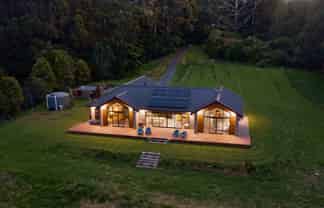 296A Surrey Hill Road, Oakura