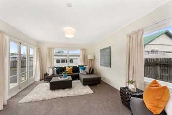 25a Bruce Avenue , Glenview