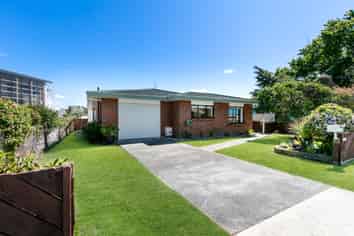 1/222 Centreway Drive, Orewa