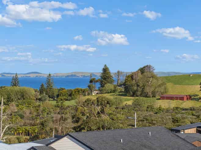 1 Karehu Place, Long Bay