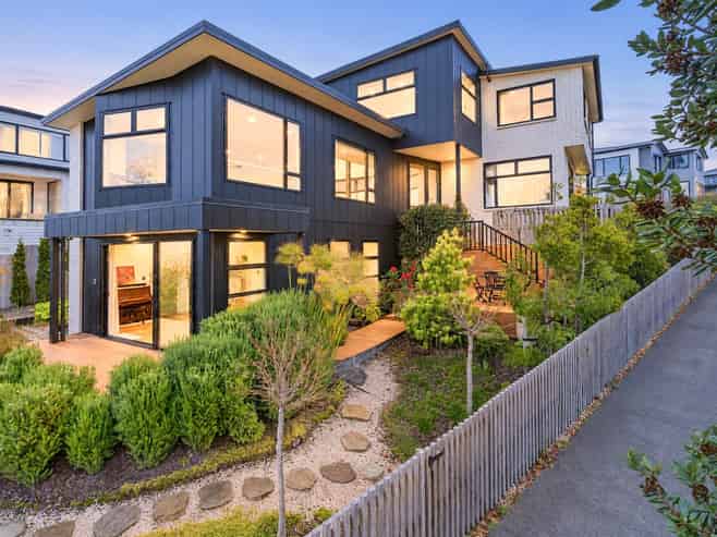 1 Karehu Place, Long Bay