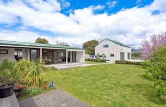 100 Exeter Road, Whangamata