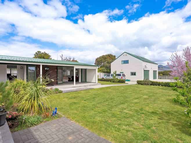 100 Exeter Road, Whangamata