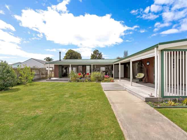 100 Exeter Road, Whangamata