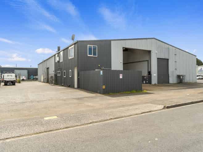 Warehouse with accommodation