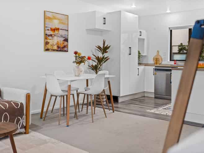17/1 Melview Place, New Lynn
