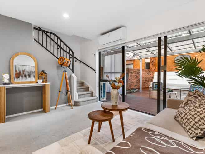 17/1 Melview Place, New Lynn
