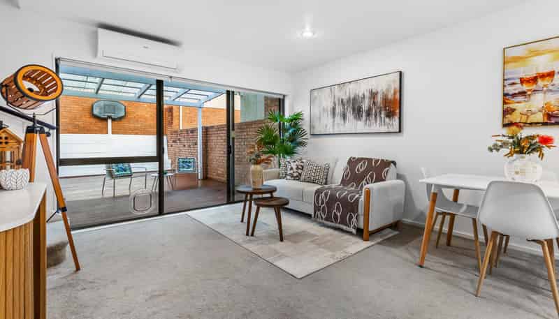 17/1 Melview Place, New Lynn