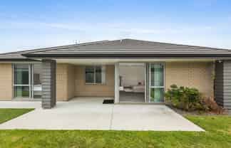 8 Eastbank Drive, Katikati