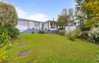 141 Edmonton Road, Te Atatu South