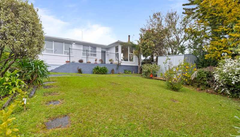 141 Edmonton Road, Te Atatu South