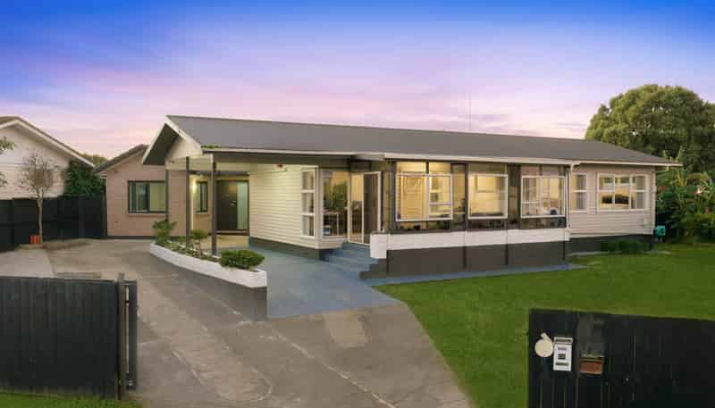 66 Sunlands Drive, Manurewa