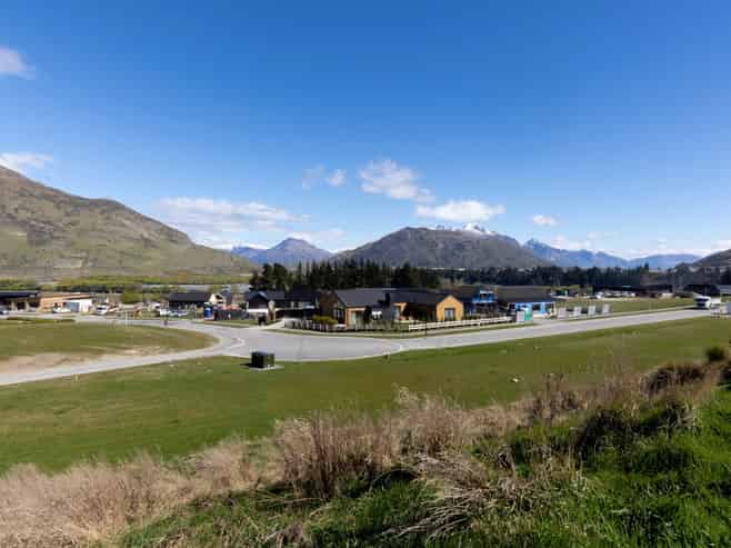 14 Kahiwi Drive, Lower Shotover