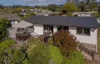 17 McCall Ave, Pauanui