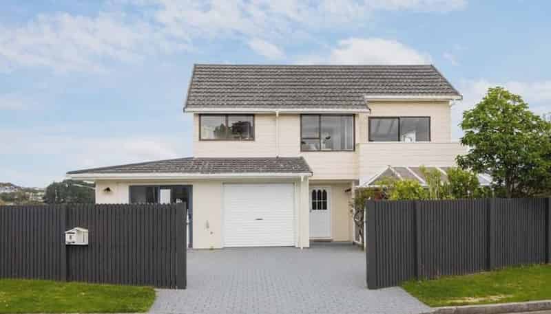 1 Thurso Grove, Papakowhai