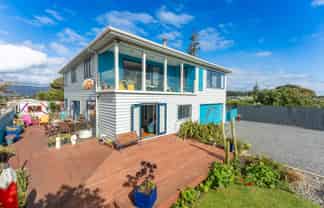 100B Marine Parade, Otaki Beach
