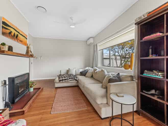105 Brooklands Road, Brooklands
