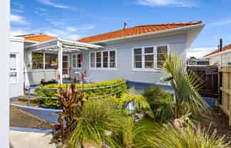 105 Brooklands Road, Brooklands