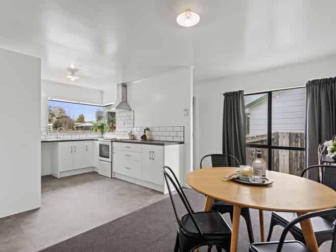 19 Dalwood Grove, Highbury