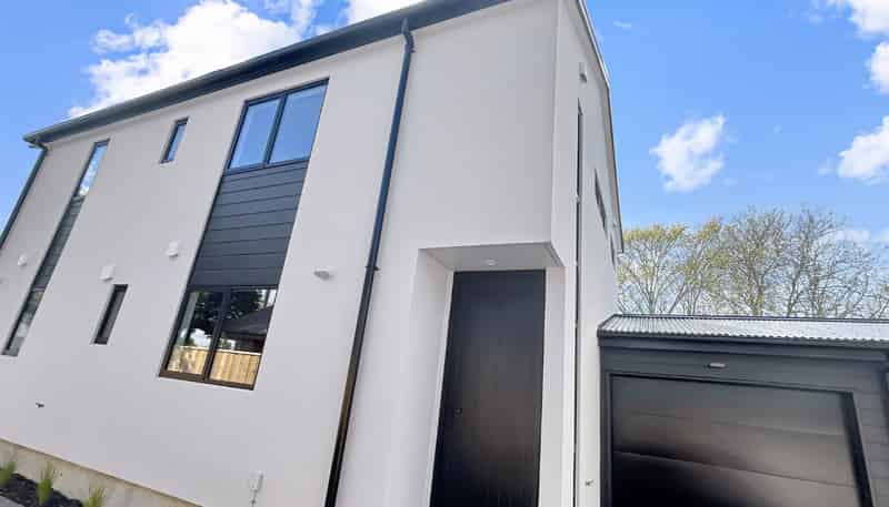 2/118 McFaddens Road, Saint Albans