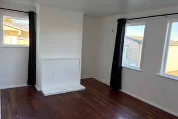 806 Takapu Place, Camberley