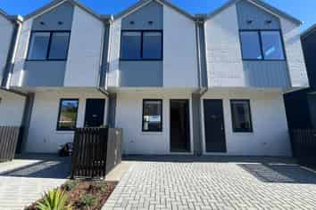 18/21 Makomako Drive, Orewa
