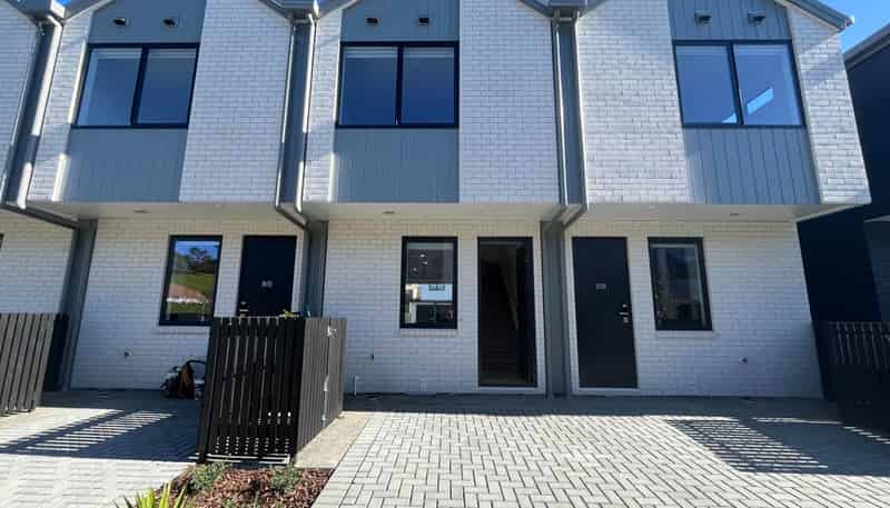 18/21 Makomako Drive, Orewa