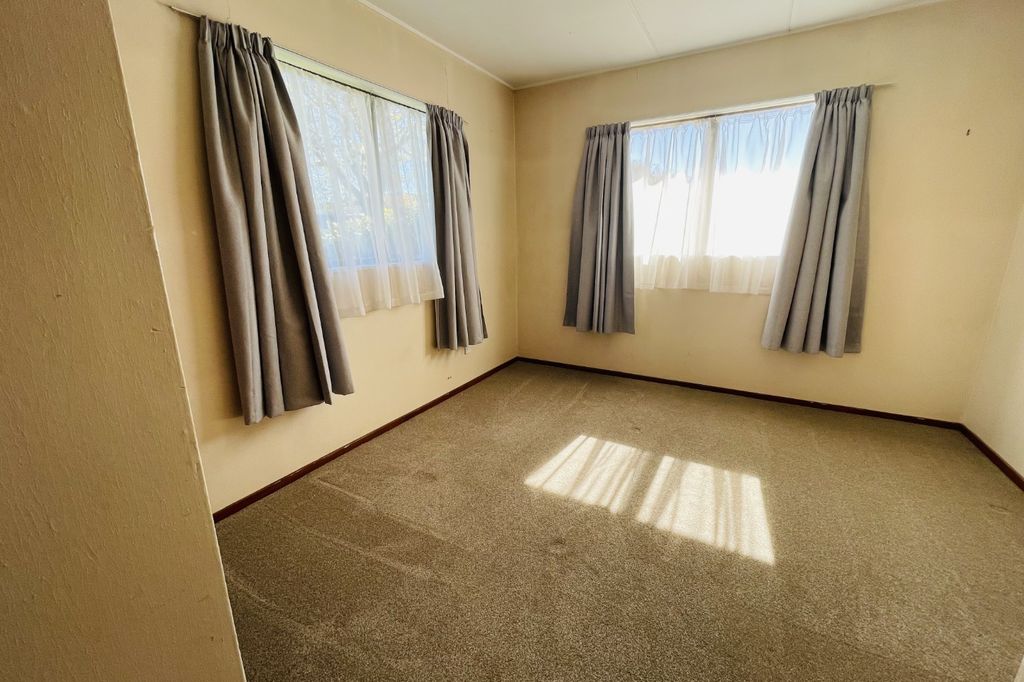 Karaitiana Street, Frimley 5