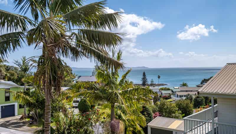 54 Stratford Drive, Cable Bay