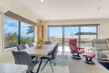 54 Stratford Drive, Cable Bay